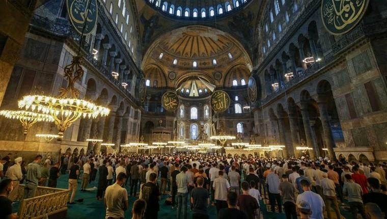 Ayasofya-i Kebir Camisi'ne 1 yılda 3 milyon ziyaretçi!