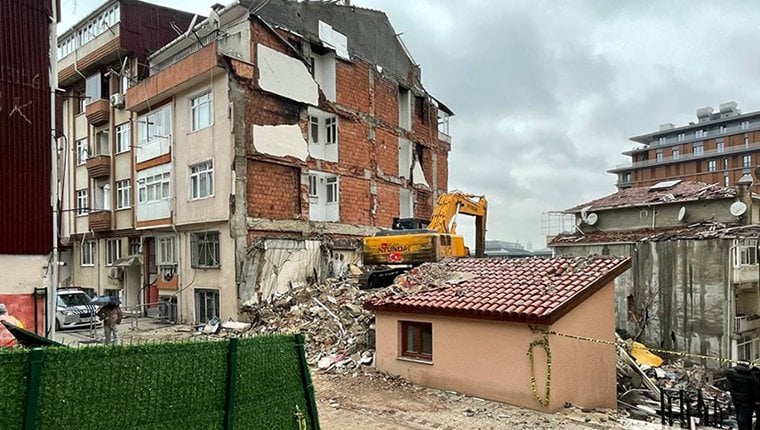 Üsküdar'daki patlamanın ardından 5 yapı tahliye edildi