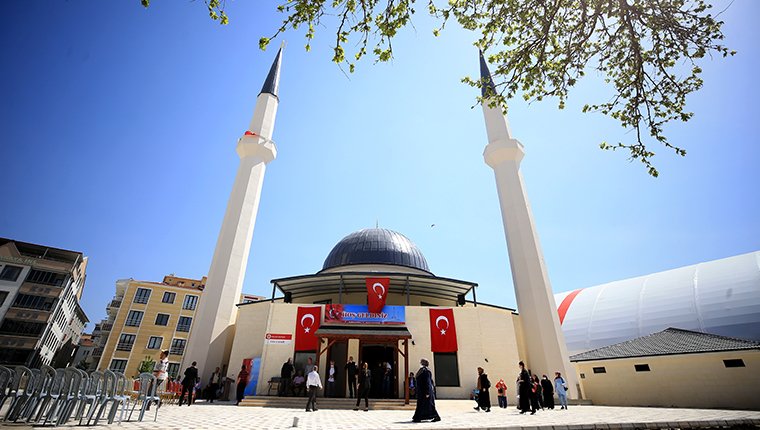 Kırklareli'nde yaptırılan Ulu Cami ibadete açıldı