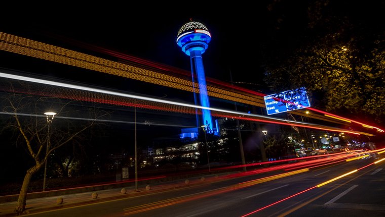 Atakule, Avrupa Günü'nde AB bayrağının renkleriyle ışıklandırıldı