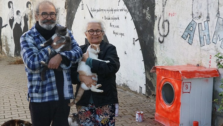 Hurda çamaşır makinesi ve atıklardan "kedi evi" yapıyor