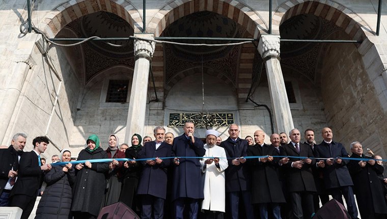 Restorasyonu tamamlanan Yeni Cami yeniden ibadete açıldı!