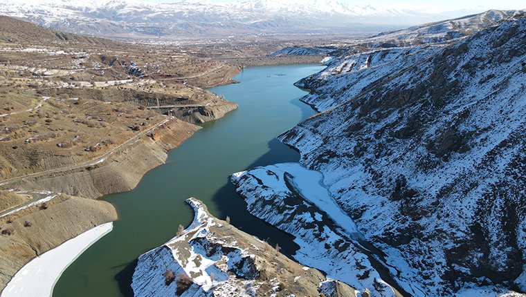 Kuraklık ve yağış azlığının etkisiyle Göyne Barajı'nın su seviyesi düştü