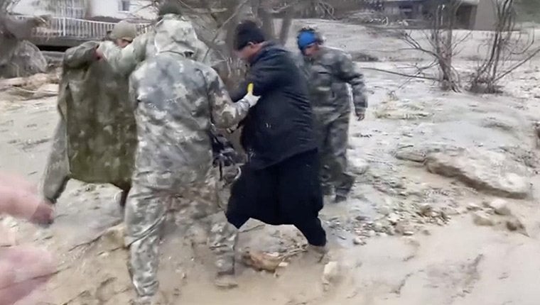 Mehmetçik'ten Adıyaman'daki selden etkilenenlere yardım