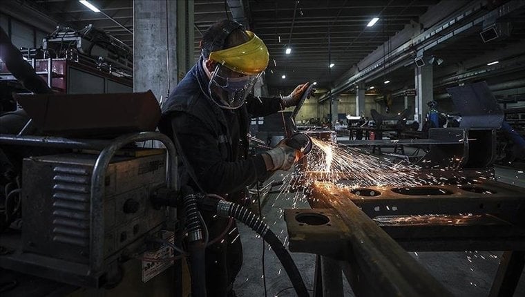 Sanayi üretimi temmuzda aylık yüzde 0,4 azaldı, yıllık yüzde 7,4 arttı!