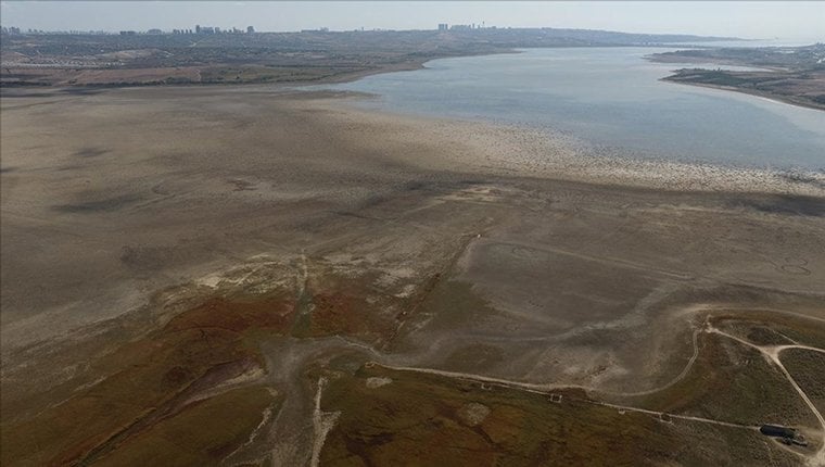 İstanbul'un barajlarındaki su seviyesi yüzde 25'in altına düştü!