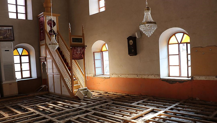 Bozkurt'taki selde zarar gören 112 yıllık cami yenileniyor