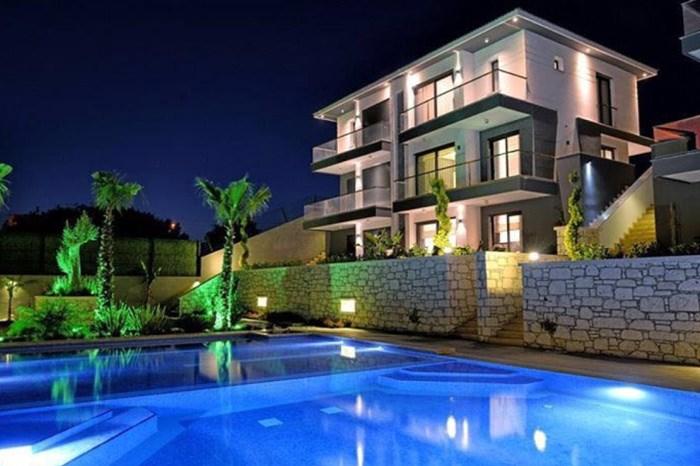 İzmir'de Alaçatı Modern Villaları Projesi - Becergen İnşaat