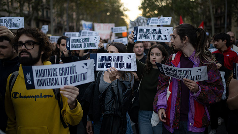 Barselona'da yüksek ev kiraları protesto edildi